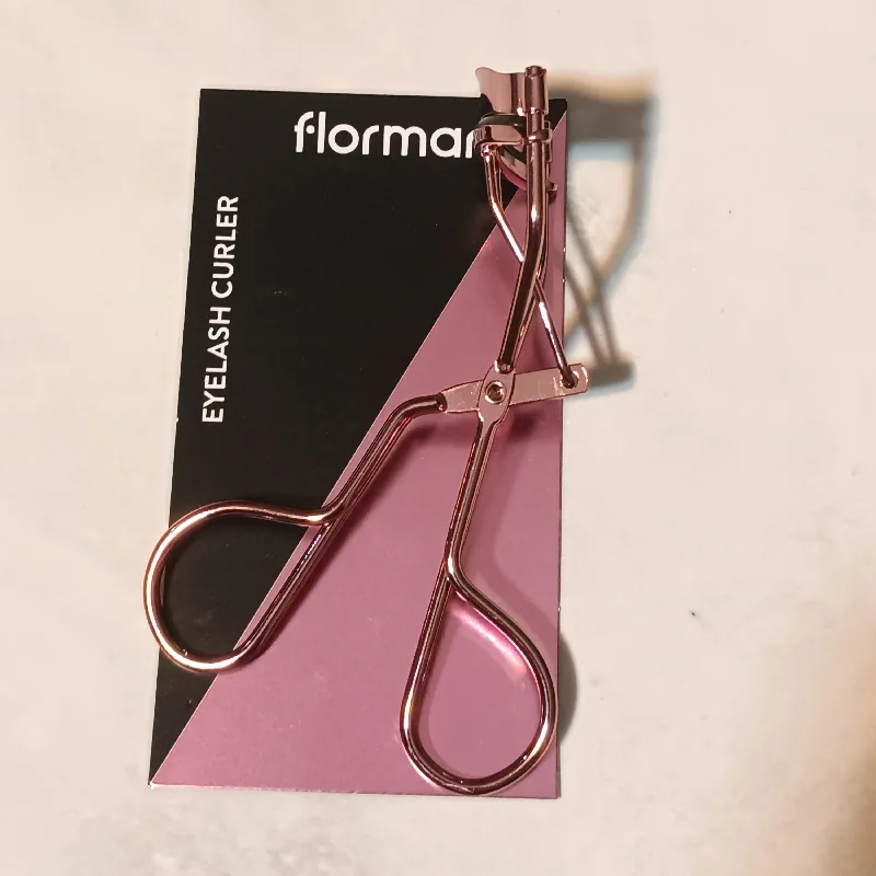 Cool toner-Flormar Eyelash Curler – Perfectly Curled Lashes in Seconds | Lotshop.pk