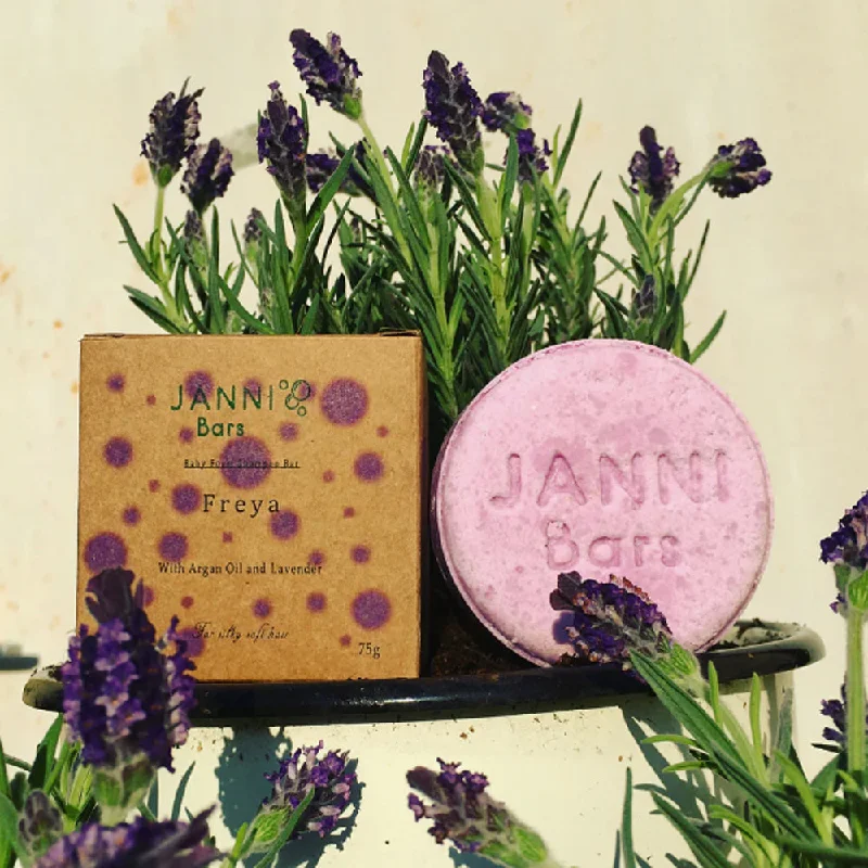 Janni Freya Shampoo Bar